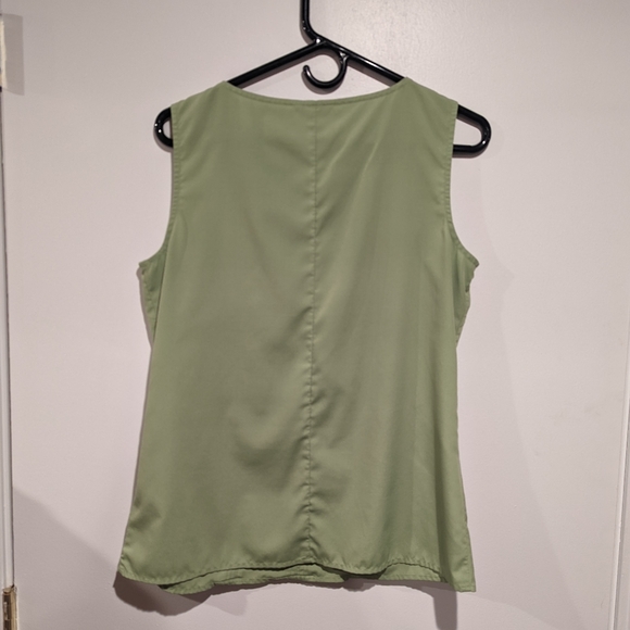 Banana Republic silkvtop - Picture 2 of 2